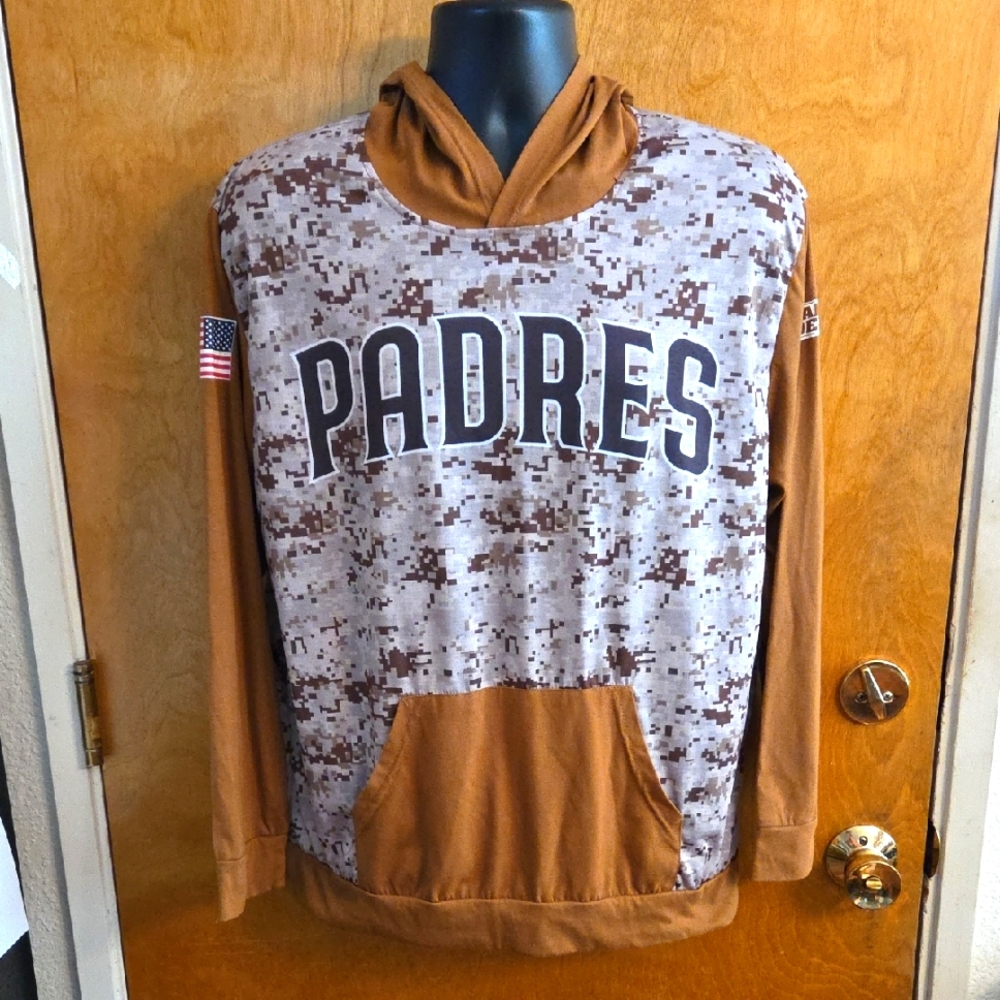 SGA San Diego Padres Military Hoodie Giveaway 5/27/2025 Size Medium